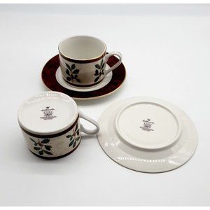 Hallmark Home Collection 1999 Chirstmas Holly Coffee Cups and Saucers (Set of 2)